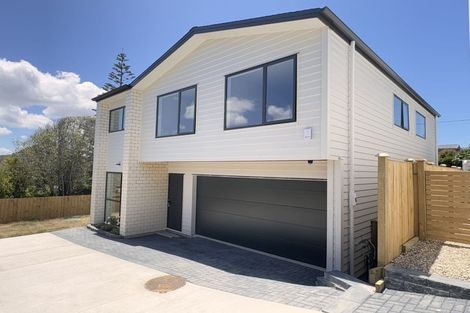 Photo of property in 21e Barron Drive, Green Bay, Auckland, 0604