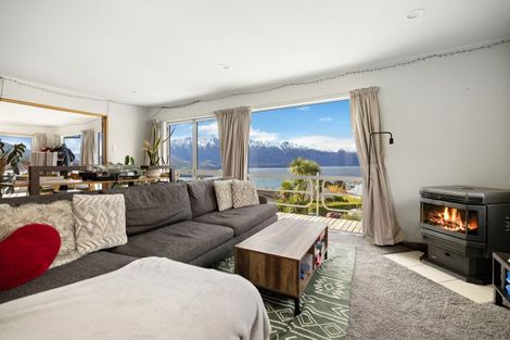 Photo of property in 32 Avalon Crescent, Fernhill, Queenstown, 9300