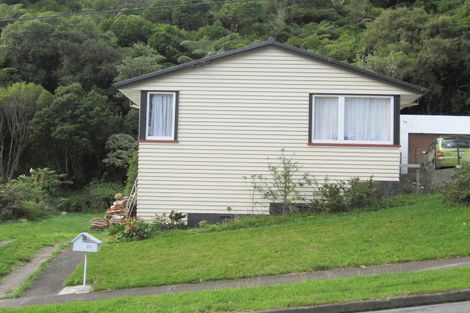 Photo of property in 20 Holmes Grove, Naenae, Lower Hutt, 5011