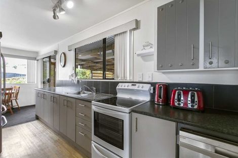 Photo of property in 12 Fitzherbert Avenue, West Harbour, Auckland, 0618