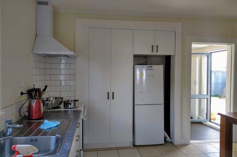 Photo of property in 18 Swiss Avenue, Gonville, Whanganui, 4501