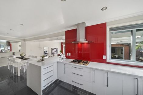 Photo of property in 33 Hope Farm Avenue, Pakuranga Heights, Auckland, 2010