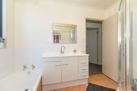 Photo of property in 38a Heath Street, St Andrews, Hamilton, 3200