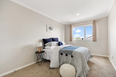 Photo of property in 436 East Coast Road, Windsor Park, Auckland, 0630