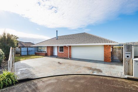 Photo of property in 20 Johnstone Drive, Fitzherbert, Palmerston North, 4410