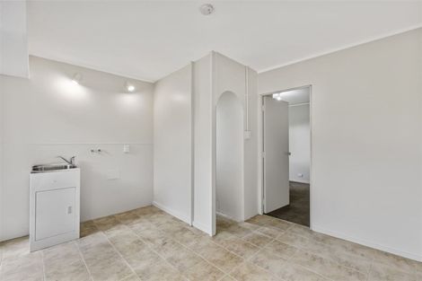 Photo of property in 123 Oreil Avenue, West Harbour, Auckland, 0618