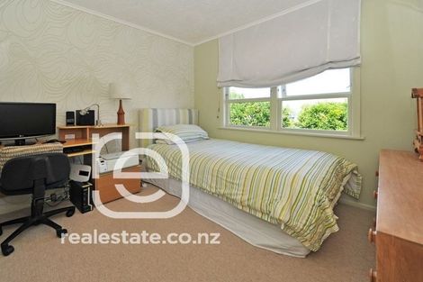 Photo of property in 124 Gossamer Drive, Pakuranga Heights, Auckland, 2010