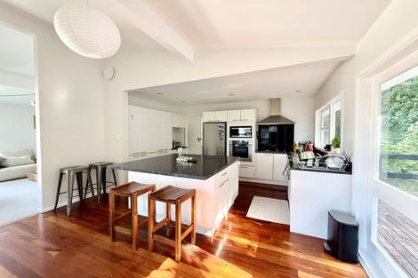 Photo of property in 71 Churton Drive, Churton Park, Wellington, 6037