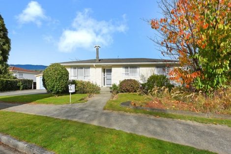 Photo of property in 12 Kentucky Street, Totara Park, Upper Hutt, 5018