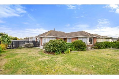 Photo of property in 60 Bournemouth Crescent, Aranui, Christchurch, 8061