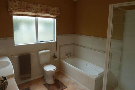 Photo of property in 2 Harris Place, Ngatea, 3503