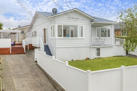 Photo of property in 1/3 Fentham Road, Hauraki, Auckland, 0622