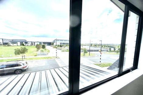 Photo of property in 18 Rorotu Avenue, Karaka, Papakura, 2113