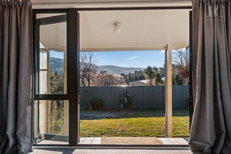 Photo of property in 100 Waenga Drive, Cromwell, 9310