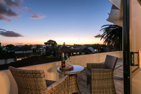 Photo of property in 2/4 Basilton Close, Bucklands Beach, Auckland, 2012