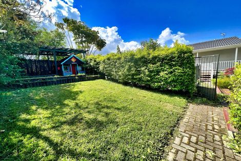 Photo of property in 20 Longbill Place, Glendene, Auckland, 0602