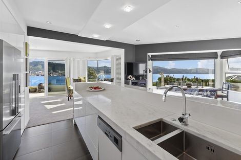 Photo of property in 2/11 Maida Vale Road, Roseneath, Wellington, 6011