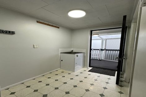 Photo of property in 2/46 Station Road, Pukekohe, 2120