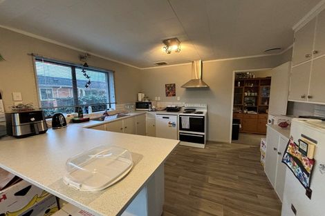 Photo of property in 208 Te Moana Road, Waikanae, 5036