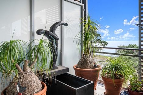 Photo of property in Ocean Breeze Apts, 19107/87 Clyde Road, Browns Bay, Auckland, 0630