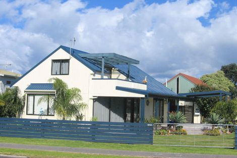 Photo of property in 503a Ocean Road, Whangamata, 3620