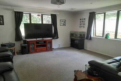 Photo of property in 296 Forest Hill Road, Waiatarua, Auckland, 0612