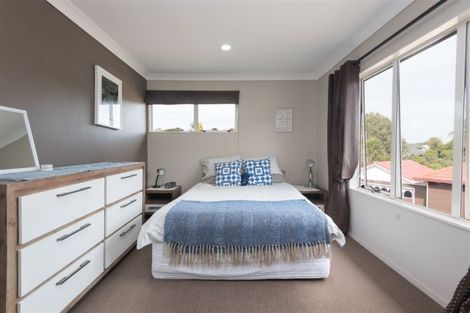 Photo of property in 67 Gosford Drive, Botany Downs, Auckland, 2010
