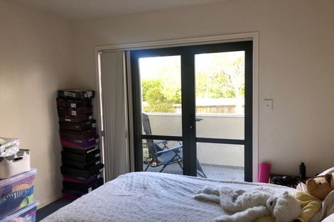 Photo of property in 14/3 Orwell Road, Greenhithe, Auckland, 0632