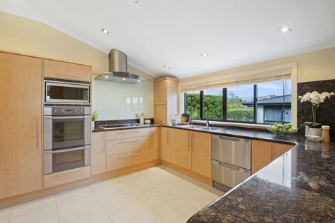 Photo of property in 10 Ronaki Road, Mission Bay, Auckland, 1071