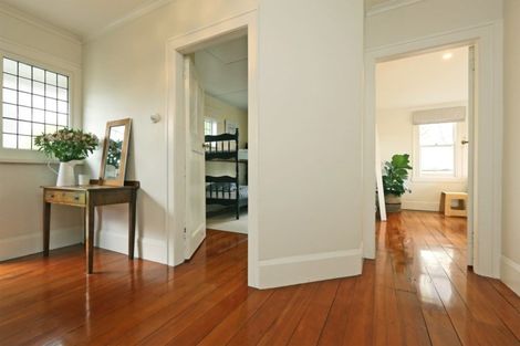 Photo of property in 17 Selwyn Road, Hospital Hill, Napier, 4110