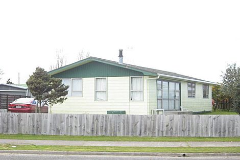 Photo of property in 15 Matipo Place, Edgecumbe, 3120