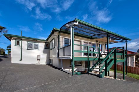 Photo of property in 95 Cliff View Drive, Green Bay, Auckland, 0604