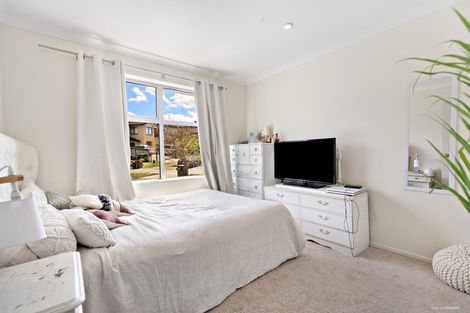 Photo of property in 41 Namsan Close, Fairview Heights, Auckland, 0632