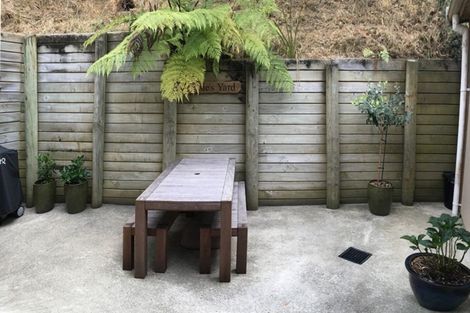 Photo of property in 23 Doris Gordon Crescent, Crofton Downs, Wellington, 6035