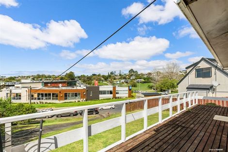 Photo of property in 4 Beverley Road, Stanmore Bay, Whangaparaoa, 0932