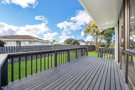 Photo of property in 11 Dorendia Place, Clendon Park, Auckland, 2103
