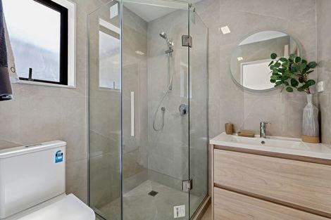 Photo of property in 8d Datura Place, Sunnynook, Auckland, 0620