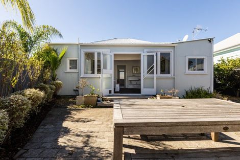 Photo of property in 95 Wellesley Road, Napier South, Napier, 4110