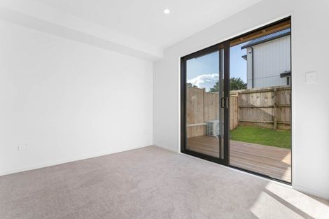 Photo of property in 5/107 Hobsonville Road, West Harbour, Auckland, 0618