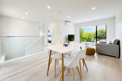 Photo of property in 6/236 Albany Highway, Schnapper Rock, Auckland, 0632