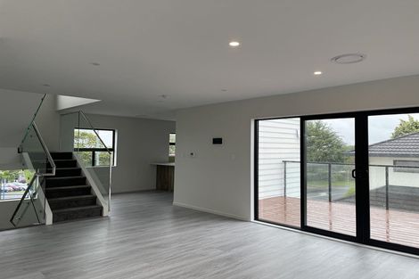 Photo of property in 26a Reeves Road, Pakuranga, Auckland, 2010