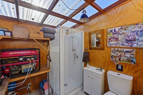 Photo of property in 6 James Street, Waikawa Beach, Levin, 5573