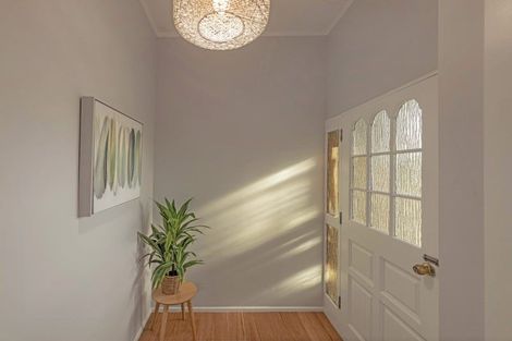 Photo of property in 42 Chapman Street, Newlands, Wellington, 6037