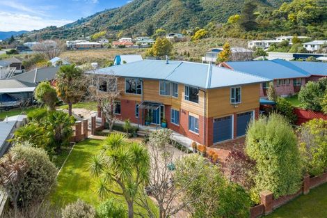 Photo of property in 4 Rimu Terrace, Waikawa, Picton, 7220