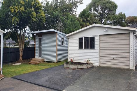 Photo of property in 19 Becker Drive, Weymouth, Auckland, 2103