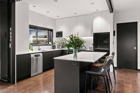 Photo of property in 23 Lucknow Road, Havelock North, 4130