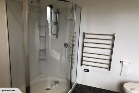 Photo of property in 8 Travis View Drive, Fairview Heights, Auckland, 0632