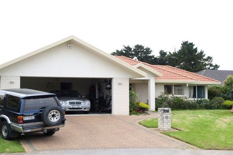 Photo of property in 16 Arrathorne Place, Northpark, Auckland, 2013