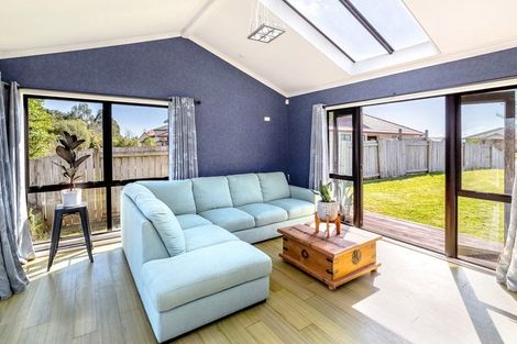 Photo of property in 106 Pacific Drive, Fitzherbert, Palmerston North, 4410