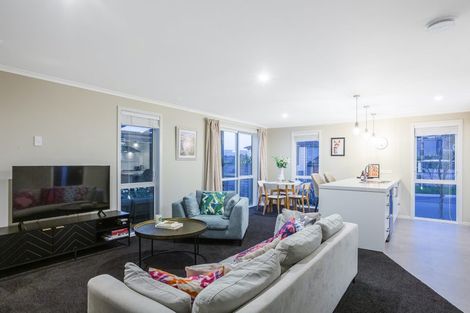 Photo of property in 11 Banks Boulevard, Whitby, Porirua, 5024